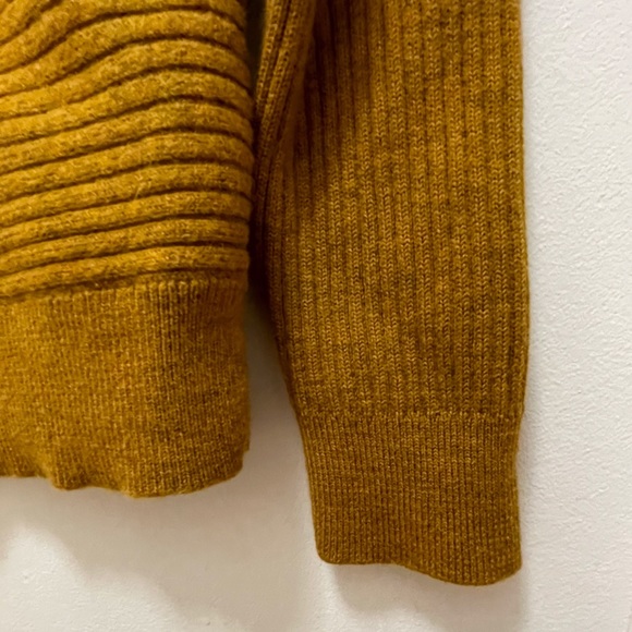 Babaton Aritzia marino wool ribbed scooped neck orange sweater size small - Picture 6 of 9